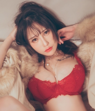 Ye Ye (蒋佑怡) Profile Photo